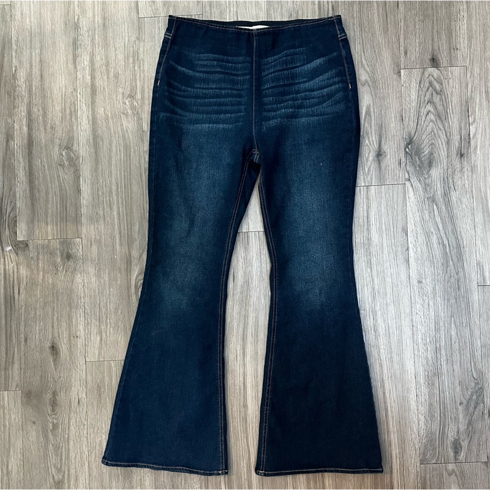 2/$10 Bell Bottom Flair Jeans